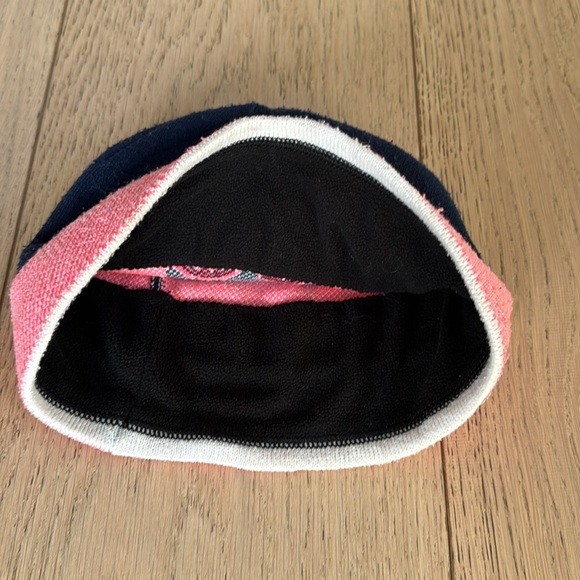 Patagonia fleeced lined winter hat - baby / toddler size - Picture 2 of 3